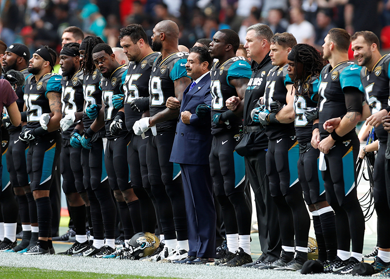 NFL players kneel during anthem at London game - ABC News